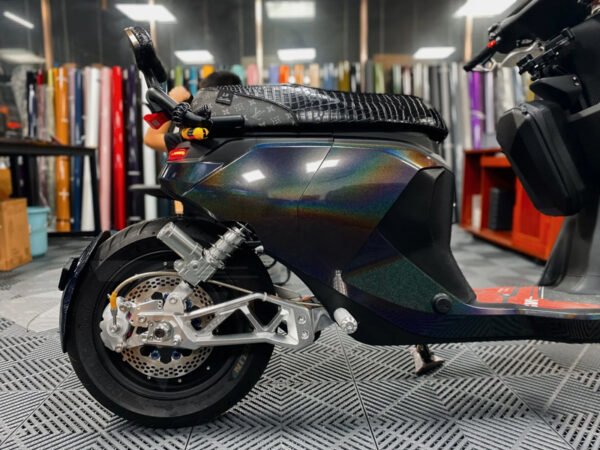 Vinilo Wrap Camaleón  Psicodélico Negro - Image 3